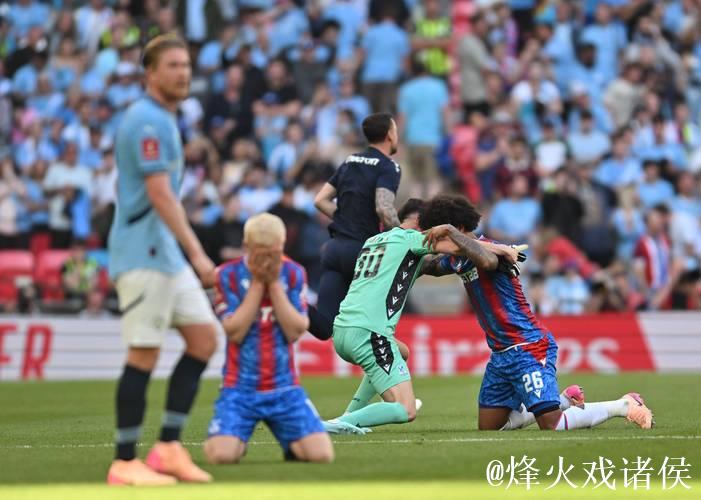 曼城3比0击败水晶宫,奥莱利有望成为后腰新选项 曼城3比0击败水晶宫,奥莱利有望成为后腰新选项